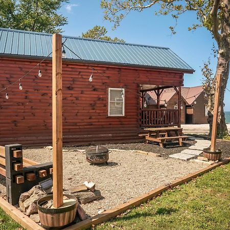 Charming Lakeview Cabin Near Geneva-On-The-Lake! Ashtabula Exterior foto