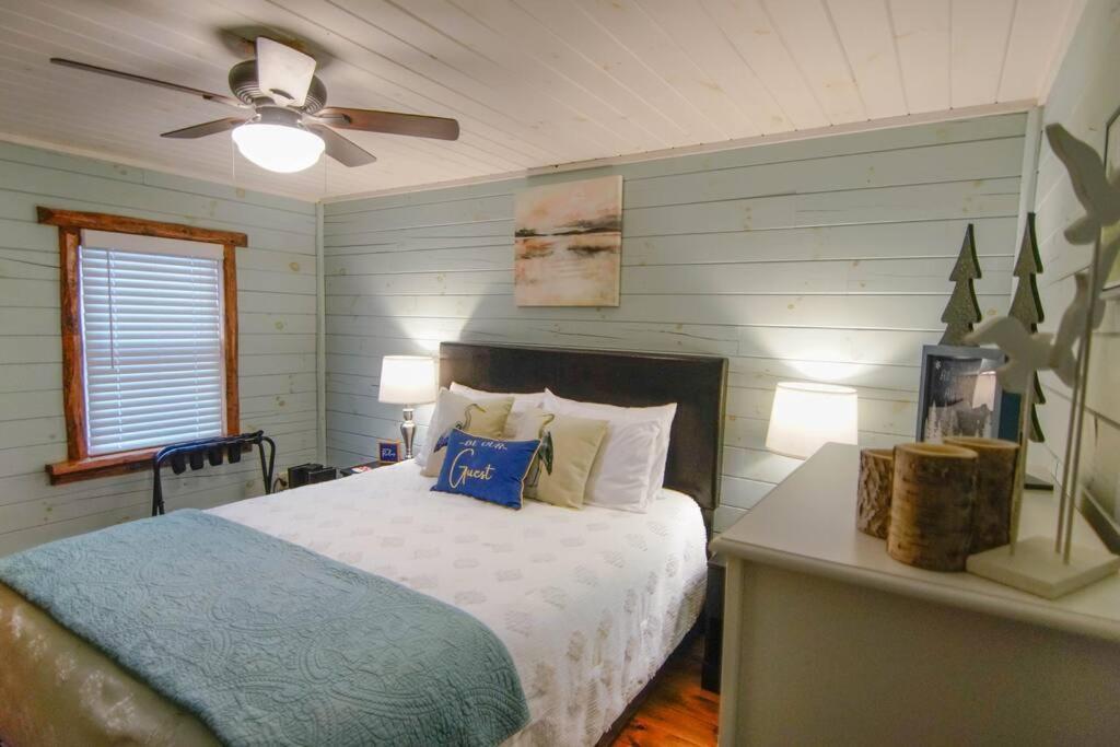 Charming Lakeview Cabin Near Geneva-On-The-Lake! Ashtabula Exterior foto